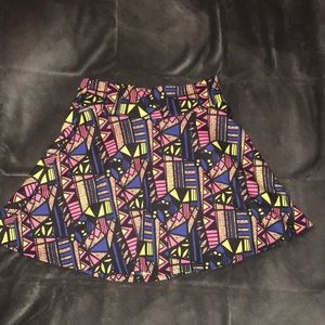 High-Waisted Patterned Flowy Skirt